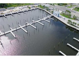 2 bedroom Flat For Sale: Aventura 33160