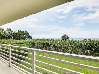 2 bedroom Flat For Sale: 5554 Highway..