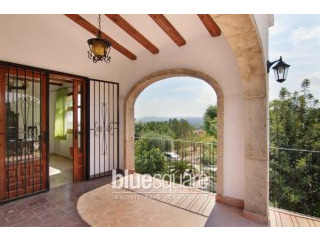 8 bedroom 4 bathroom Villa Close to..