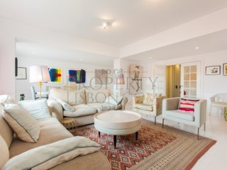 T5 Lisbon Apartment with balcony for..