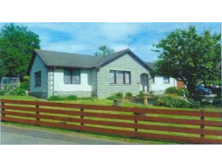 3 bedroom, Detached Bungalow house for..