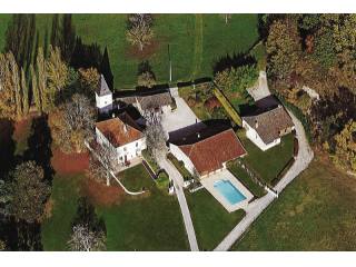 Impressive Country Estate In 33 Acres..