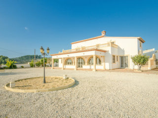 5 Bedrooms - Finca - Alicante - For Sale