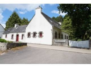 Detached House in Nice Village Location