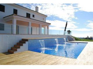 5 bedroom Detached Villa For Sale: La..