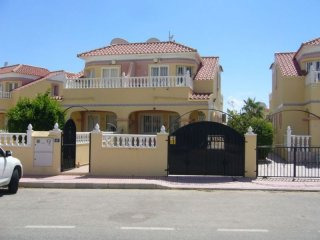 3 Bedrooms - Villa - Alicante - For Sale