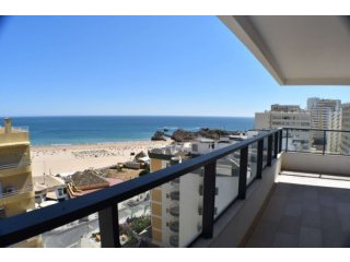Luxury 3 Bedroom Penthouse With Sea..