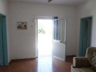 House to renovate in Village 5 minutes..