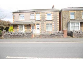 3 bedroom, Semi-detached House house..