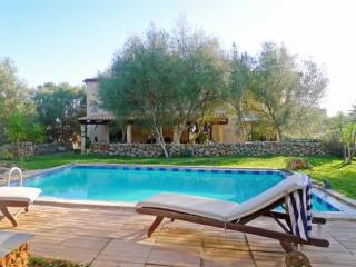 Impressive country house with lots of..