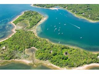 4 bedroom Property For Sale: Bassett's..