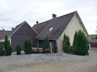 Large Former Farmhouse with Outbuildings