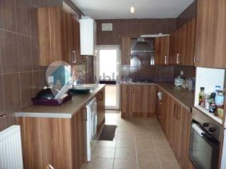 House - A splendid two bedroom..