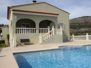 4 Bedrooms - Villa - Alicante - For Sale