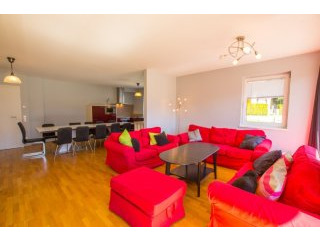 Generous Apartment With Wonderful View..