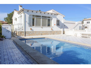 3 Bedrooms - Villa - Alicante - For Sale