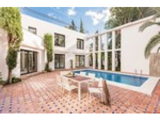 4 Bedrooms - Villa - Malaga - For Sale