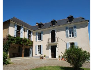 Stylish and luxurious country home with..