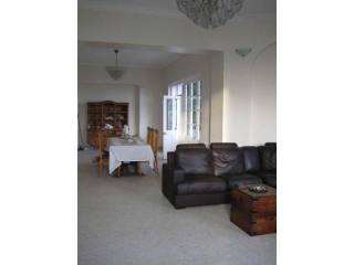 3 bedroom Apartment For Sale: Gowlands..