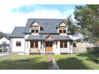 Ericht Cottage, 3 Truim View, Dalwhinnie