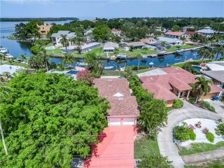 3 bedroom Property For Sale: 5611 BAYOU..