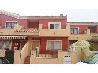 A BARGAIN! 4 BED 3 BATH TOWN HOUSE