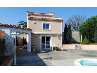 4 Bedrooms Villa with Pool For Sale