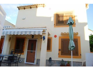 2 Bedrooms - Villa - Alicante - For Sale