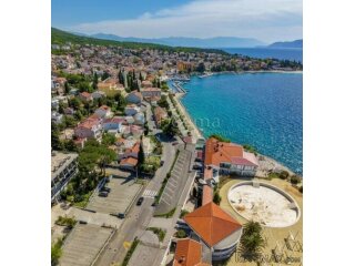 Selce, poslovni prostor uz šetnicu