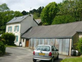 House with 5 Garages