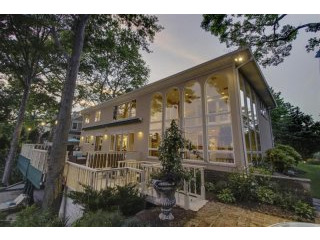 4 bedroom Detached House For Sale: 1000..