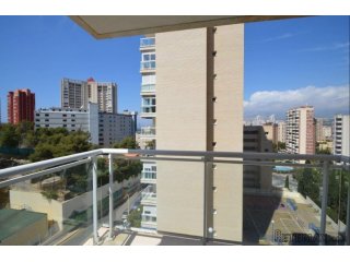Apartamento en Benidorm de 2 habitaciones y 2 baños. Playa..