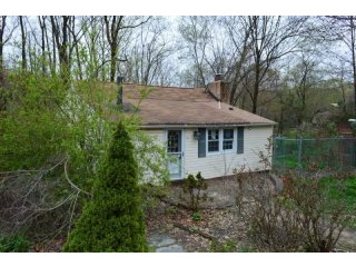 10 Oakwood Trl Kinnelon, NJ, 07405..