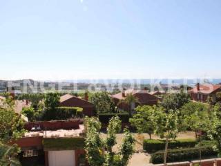 Semi Detached with sea views. Barcelona..
