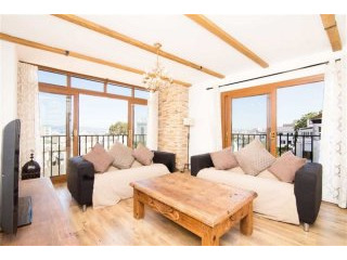 2 bed apartment in Town Area