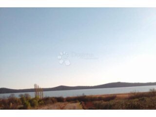 VRANSKO JEZERO - POLJOPRIVREDNO ZEMLJIŠTE 3330m2