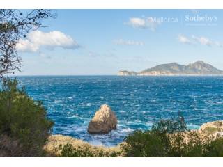 Plot of land with sea views in Port..