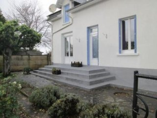 Single Storey House with Open Views