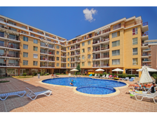 Resale of a compact 2-bedroom apartment..