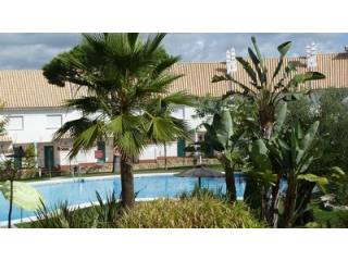 Town House - Spacious 3 bedroom..