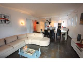 Fabulous renovated 3 bedroom apartment..