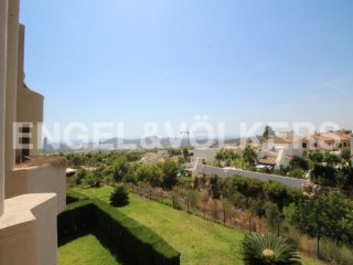 Magnificent Sunny Apartment With Views