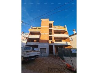 Prodaja - stan s terasom u novom stambenom projektu..
