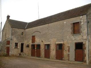 House With Equestrian Facility