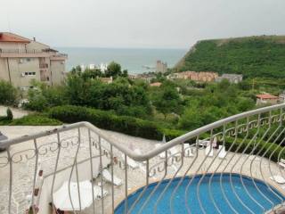1-bedroom apartment with sea and pool..