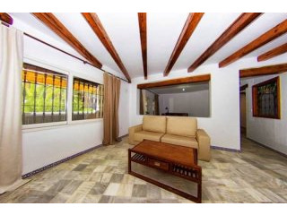 3 Bedroom 2 Bathroom Apartment In..