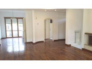 6 Bedrooms - Villa - For Sale