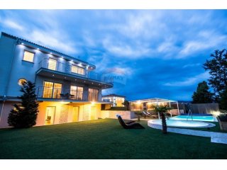 OPATIJA, POBRI- vila 697 m2 sa bazenom, teniskim terenom i o