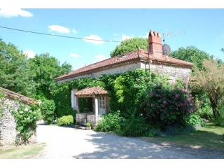 Charming Rural Ensemble Set In 25 Acres..