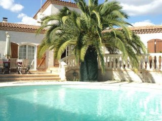 Villa with Stunning Pool